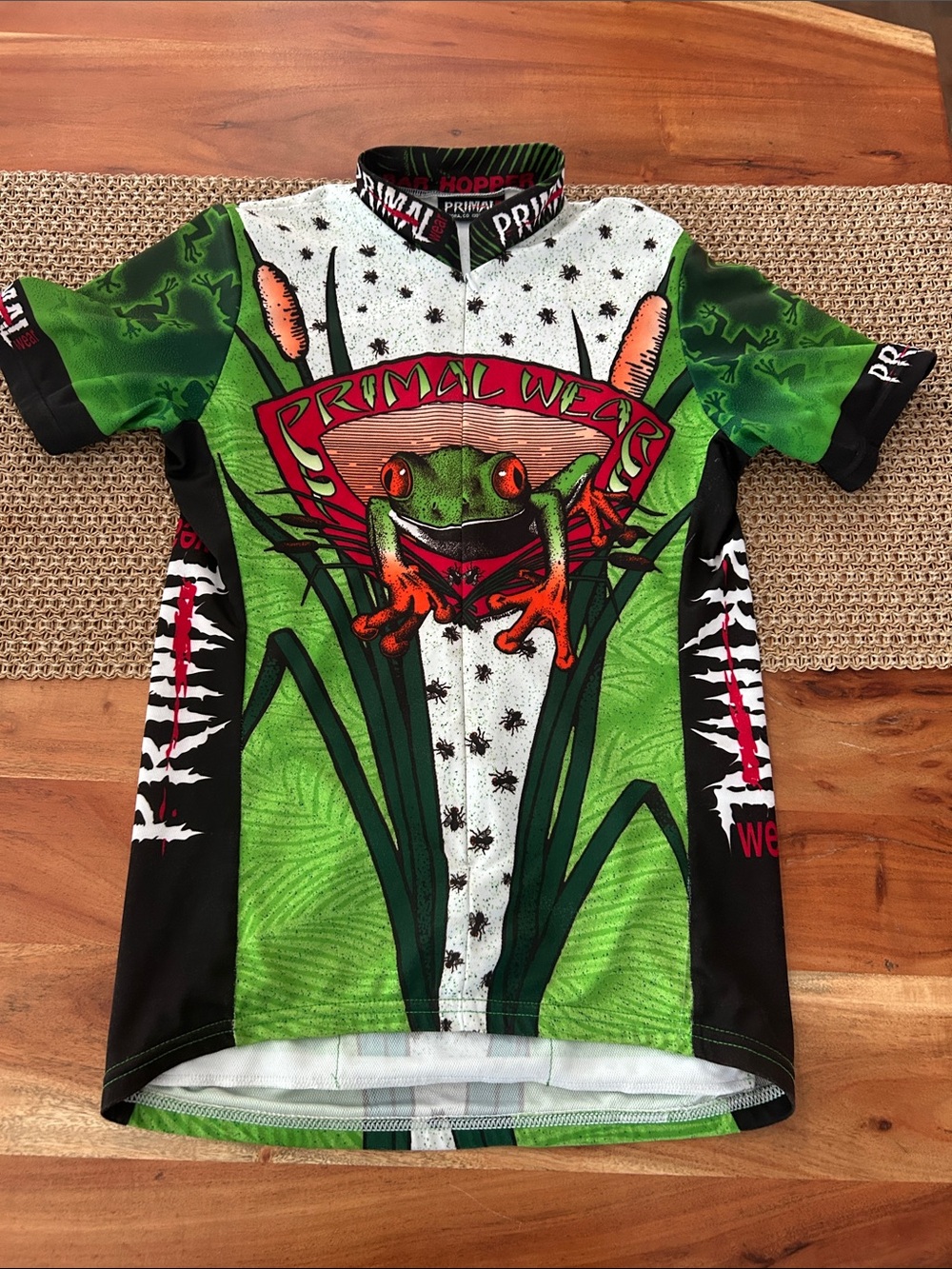 Vintage Primal Wear Fun Frog Cycling Jersey - measures small
